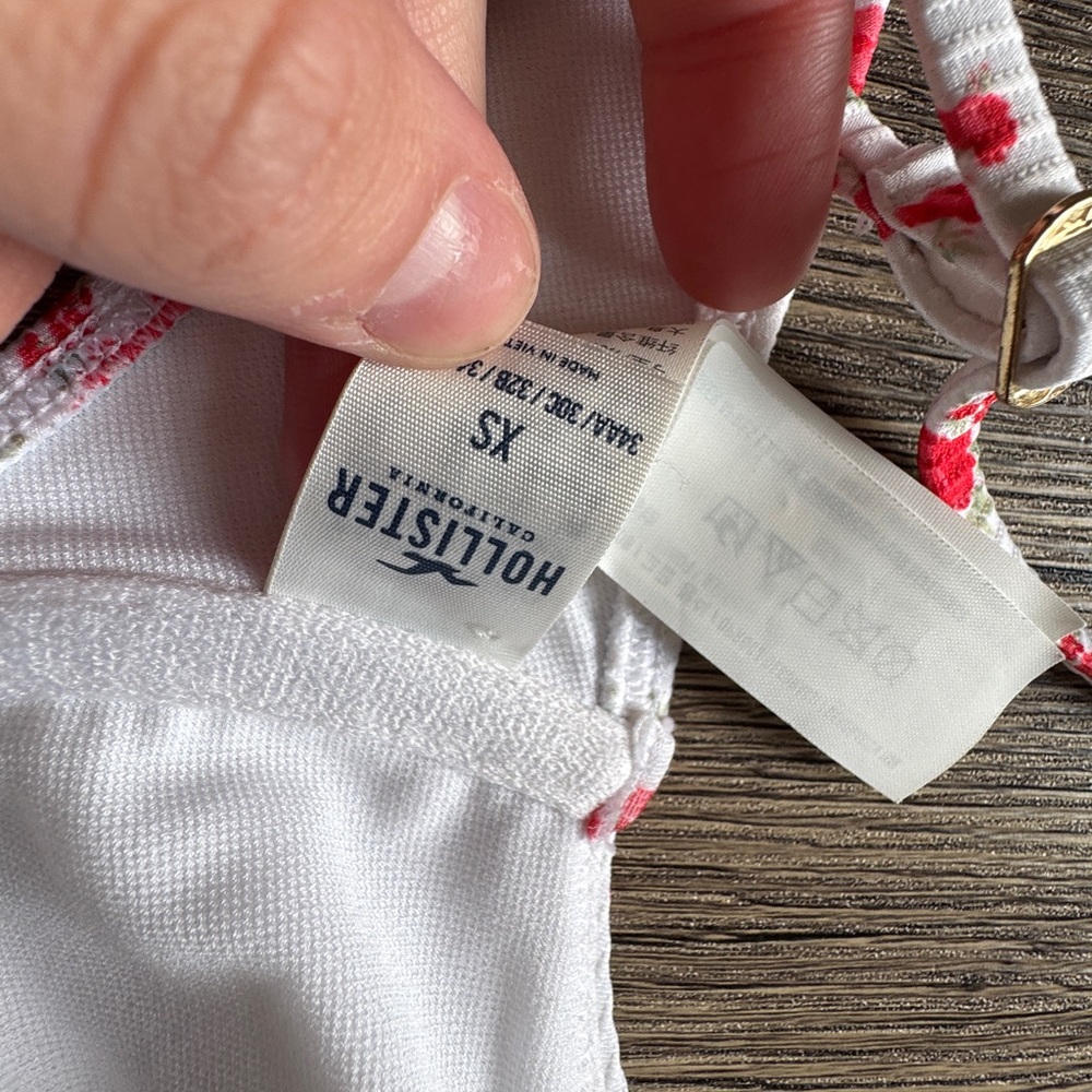 Hollister White and Red Bikini Top - Picture 3 of 3